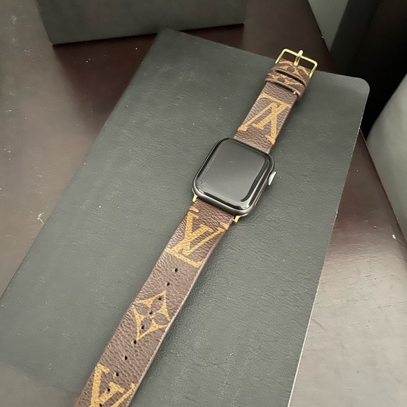 Series 3 Apple Watch 38mm case - Picture 3 of 4